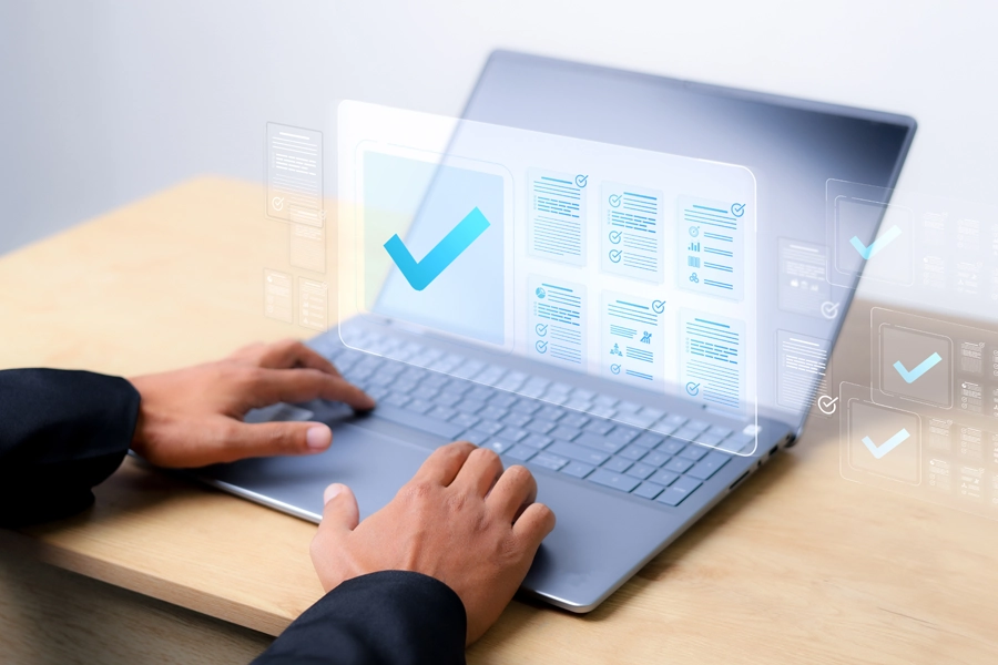 Thyroid-Quiz-feature A person taking an online quiz. Take our thyroid quiz before getting treatment from Frank Lanzisera, D.C. in Tampa Bay Metro.